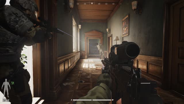 Arena Breakout Infinite squad in a corridor during desync and rubberbanding troubleshooting